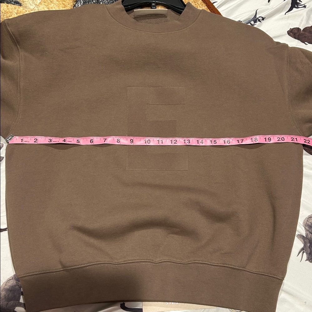 Essentials “E” Sweatshirt - Picture 4 of 6
